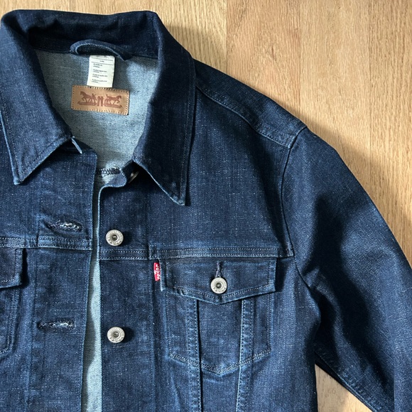 Women’s Levi’s Classic Denim Jacket Dark Wash L - Picture 3 of 8